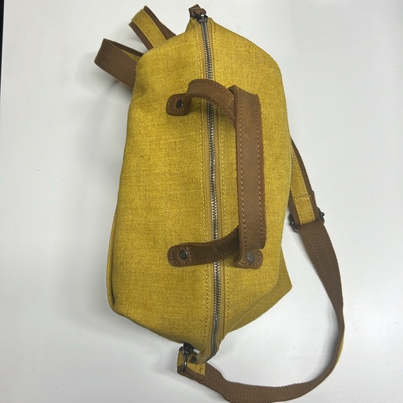 DaVan Design Canvas Tote Bag with Adjustable Crossbody Strap Yellow Like New! - Picture 5 of 10